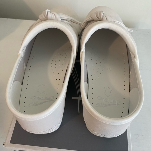 Dansko Pro Bow Nappa Professional Leather Clogs Shoes White Sz 39 US 8 - Picture 8 of 16